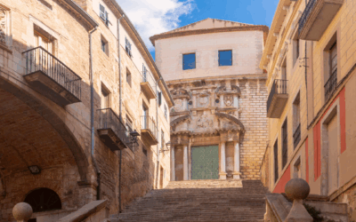 Познакомьтесь с самыми интересными улицами и площадями Жироны